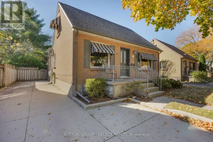 53 GRAYDON STREET, London East