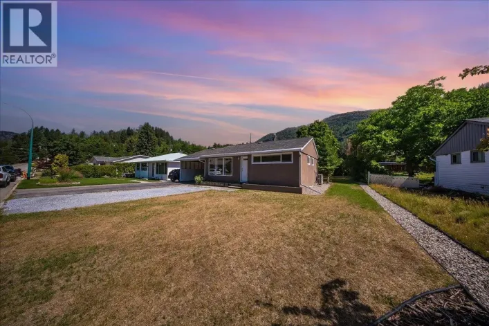 53 Hazlewood Drive, Trail