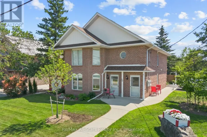 53 HELEN STREET, Kawartha Lakes