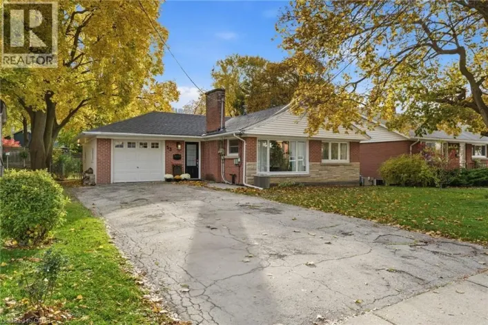 53 LIVINGSTON Avenue, Grimsby