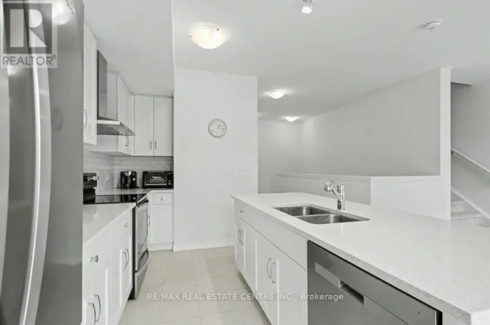 53 LOMOND LANE, Kitchener
