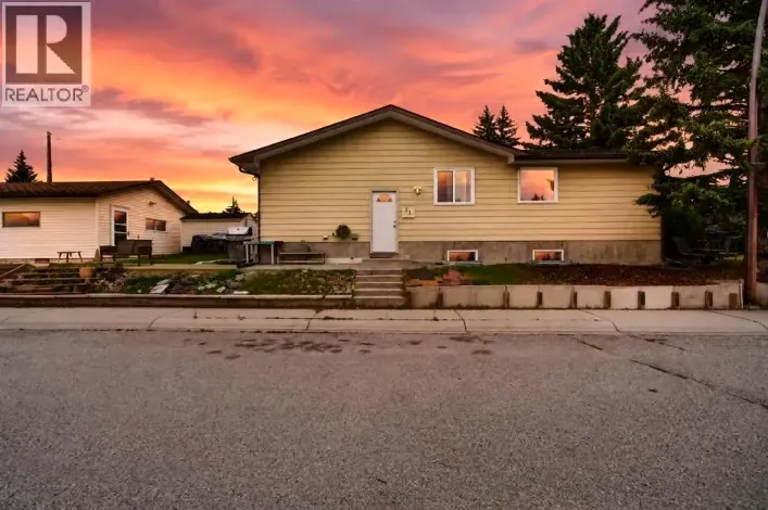 53 Queen Isabella Close SE, Calgary