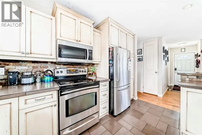 53 Wakefield Drive SW, Calgary