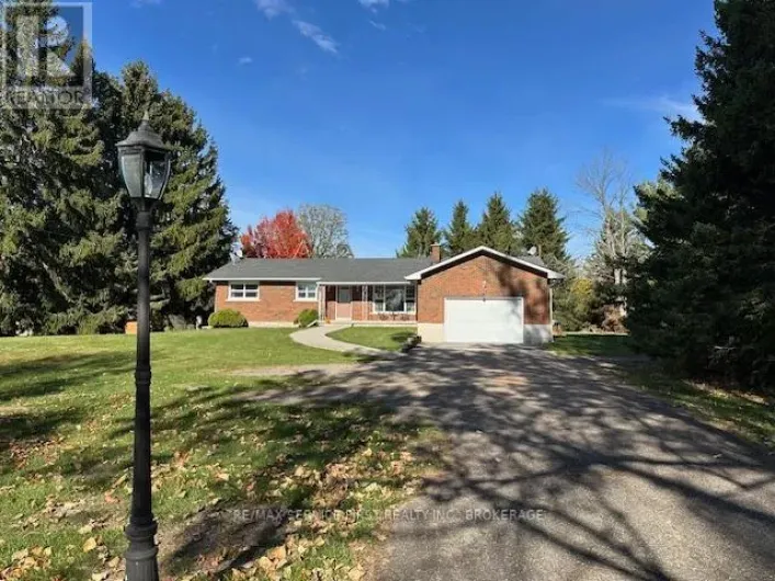 530 COUNTY RD 2 ROAD, Front of Leeds & Seeleys Bay