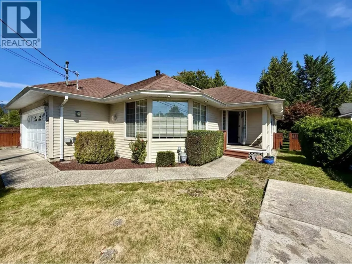 530 SHAW ROAD, Gibsons