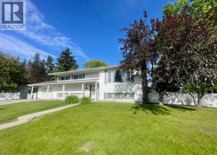 5301 15 Ave, Edson