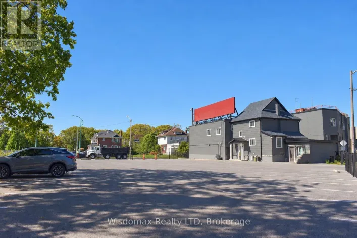 5306 VICTORIA AVENUE, Niagara Falls
