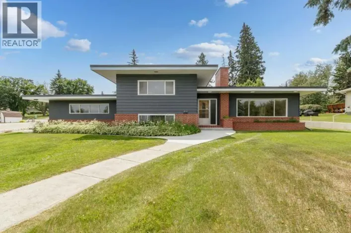 5307 48 Avenue, Sylvan Lake