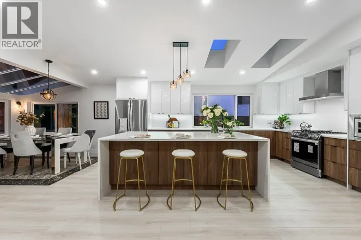 531 GREENWAY AVENUE, North Vancouver