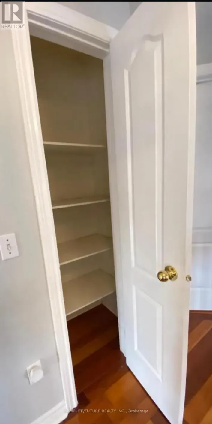 532 - 250 WELLINGTON STREET W, Toronto