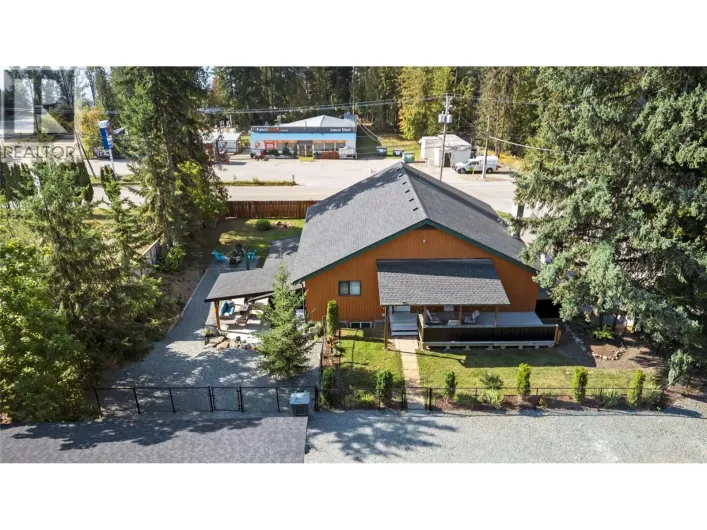 5327 Squilax Anglemont Road, Celista