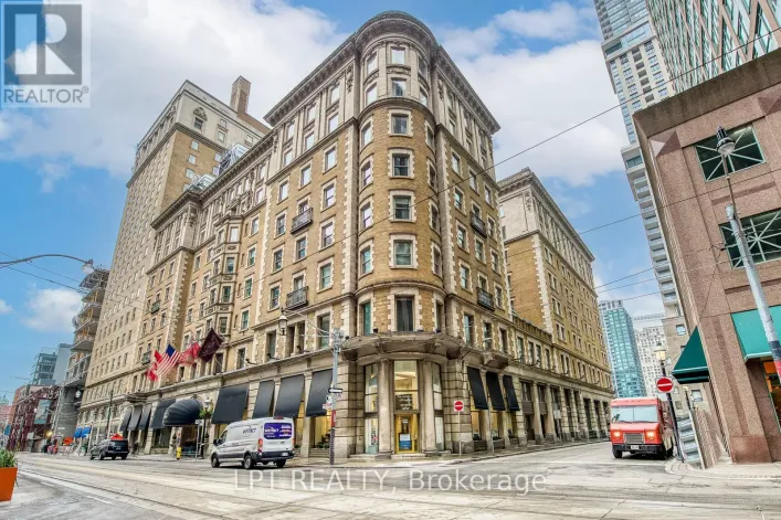 533 - 22 LEADER LANE, Toronto