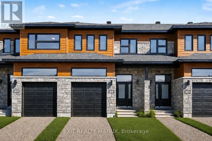 533 REGINA STREET, Russell