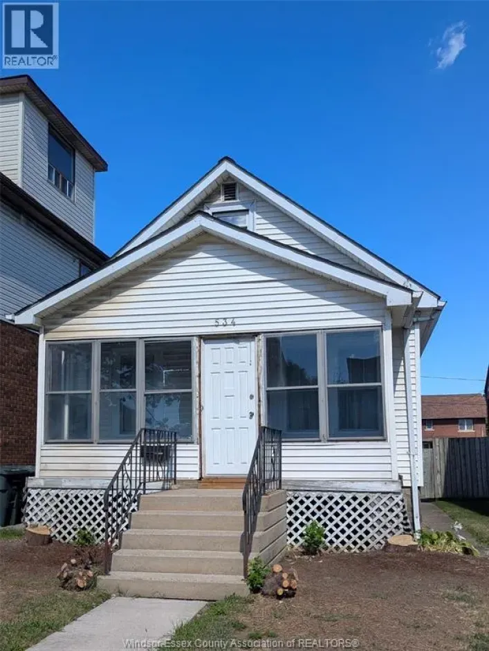 534 CALIFORNIA, Windsor