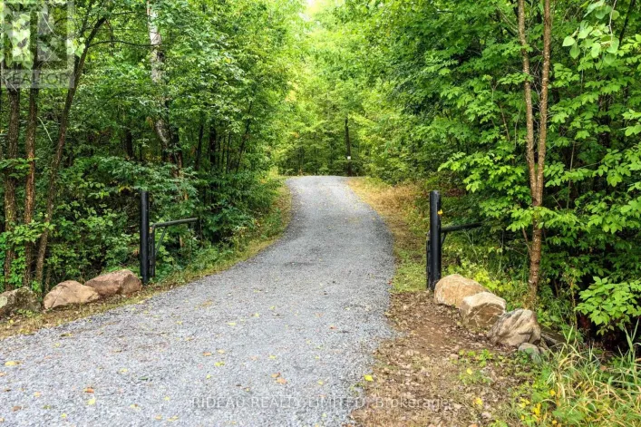 534 OAK BLUFFS ROAD, Frontenac