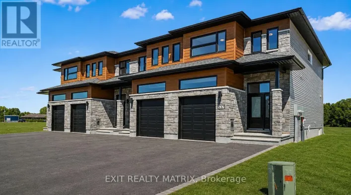 537 REGINA STREET, Russell