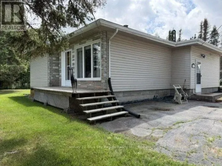 5377 HIGHWAY 11 N, North Bay
