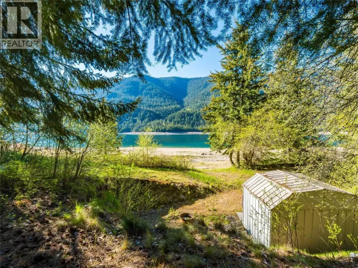 5378 Broadwater Road, Castlegar