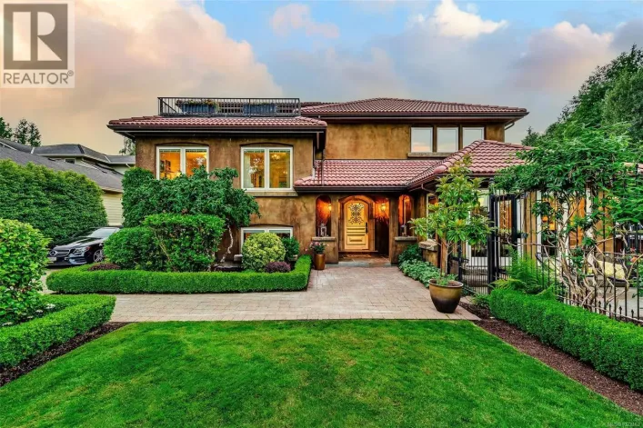 5388 Parker Ave, Saanich