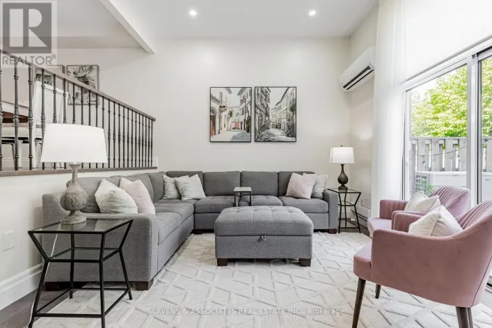 54 - 141 CLARK AVENUE, Markham