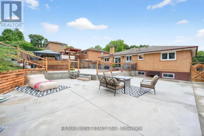 54 BARKER AVENUE, Toronto