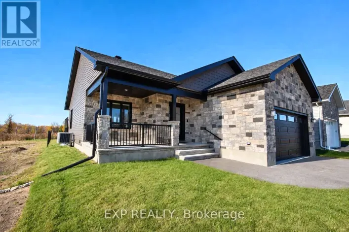 54 CLOVER LANE, South Stormont