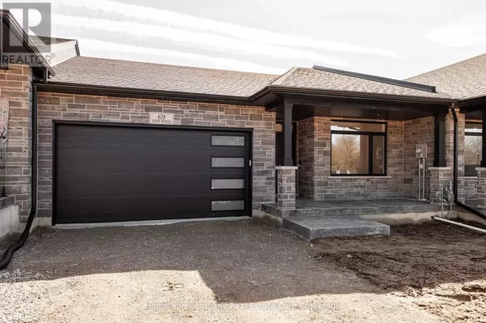 54 DEER RIDGE LANE, Bluewater