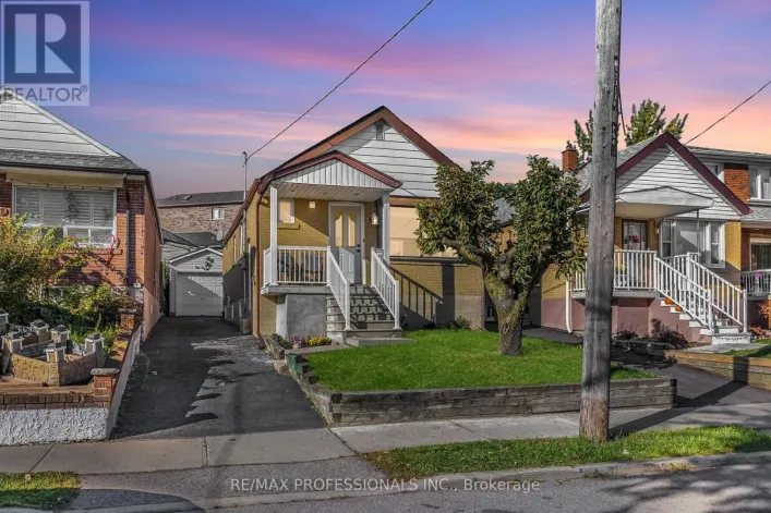 54 HOLMESDALE CRESCENT, Toronto