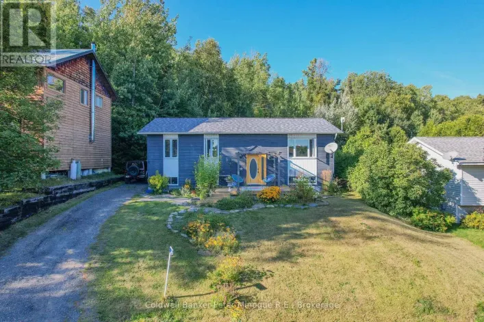 54 LAKESHORE DRIVE, Temagami