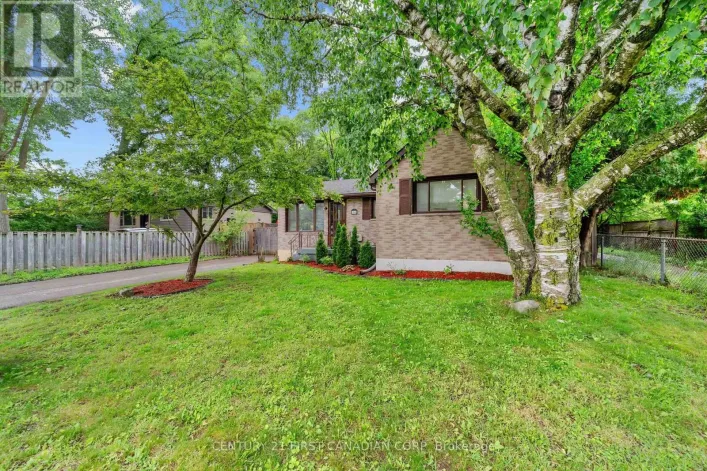 54 MANITOULIN DRIVE, London East