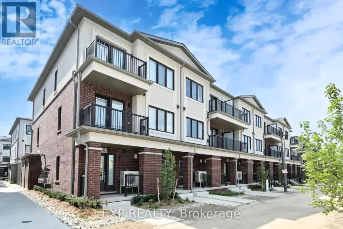 Row / Townhouse for rent: 54 MATAWIN LANE, Richmond Hill