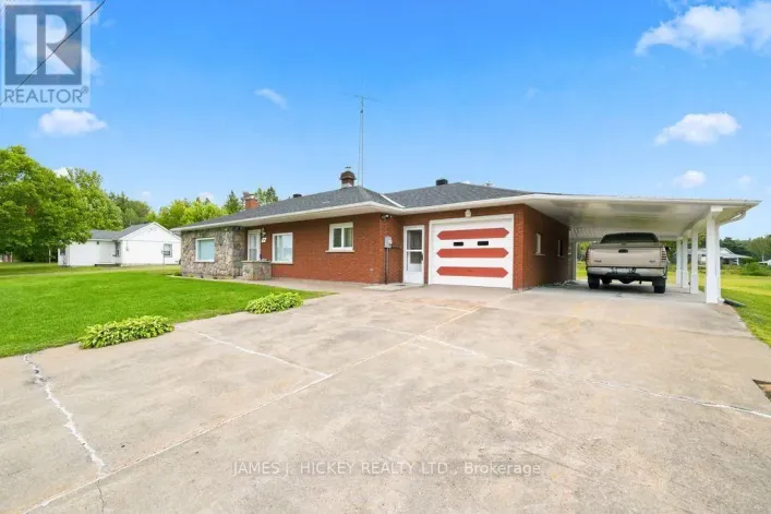 54 OTTAWA STREET, Laurentian Hills