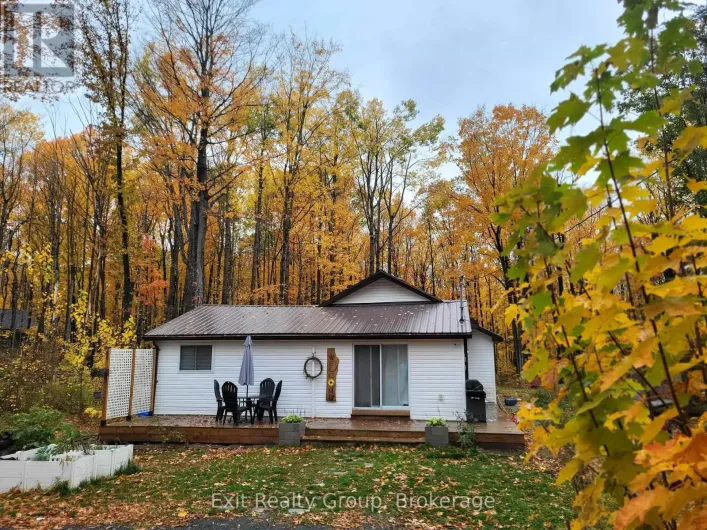 54 PARADISE ROAD, Marmora and Lake