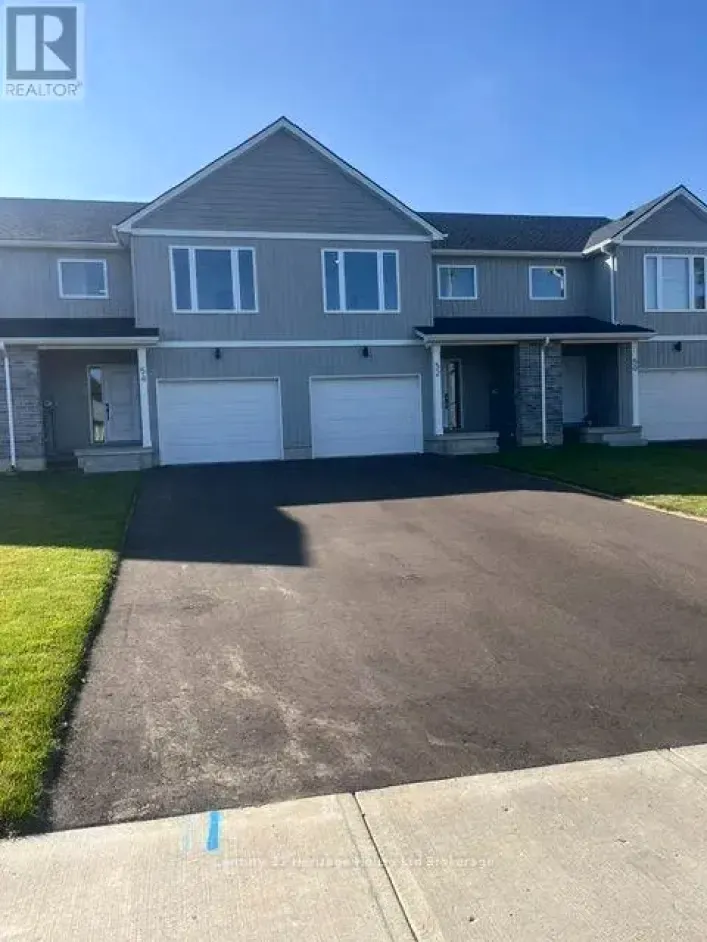 Row / Townhouse for sale: 54 PARK ROW, Woodstock