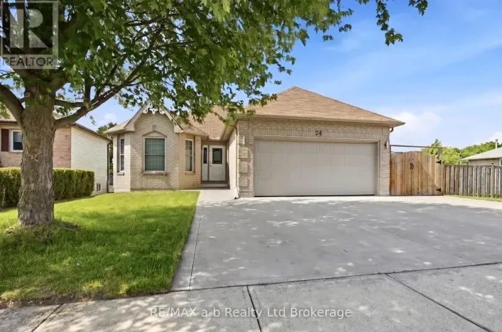Duplex for sale: 54 PEBBLE BEACH COURT, Woodstock