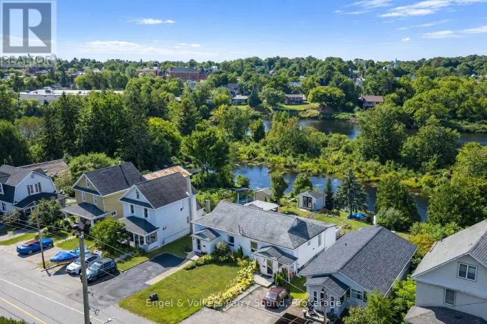 54 RIVER STREET, Parry Sound