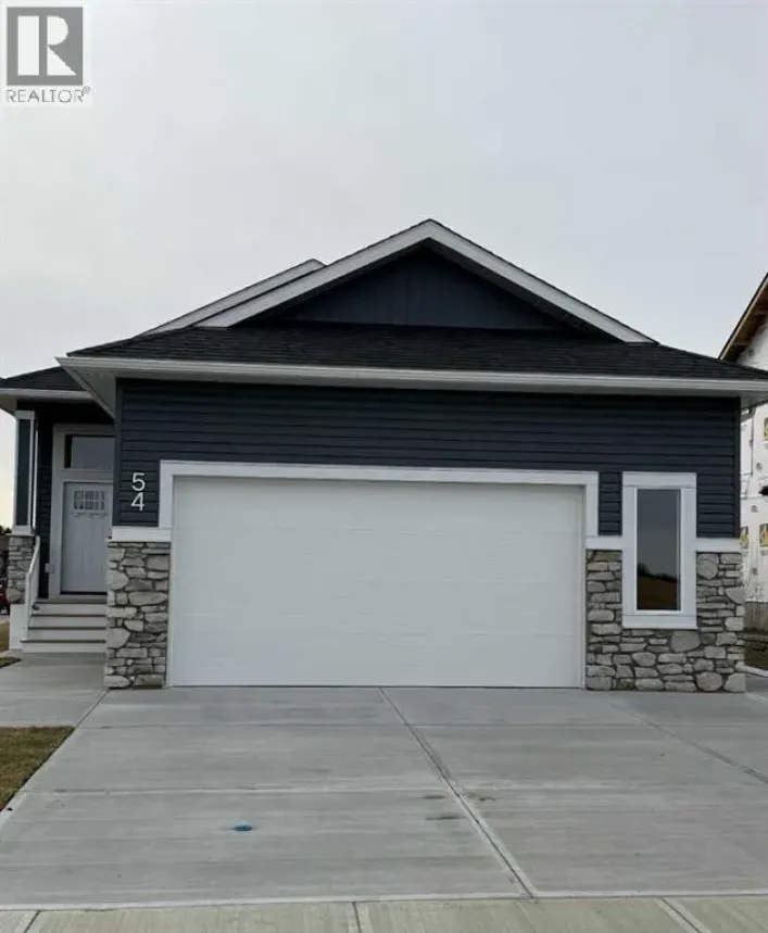 54 Vincent Crescent, Olds