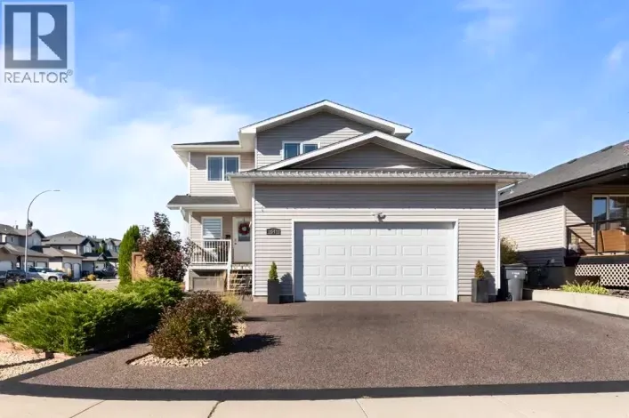 54 Vista Close SE, Medicine Hat