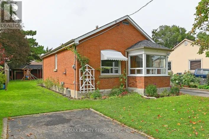 54 WOODWARD AVENUE, Brampton