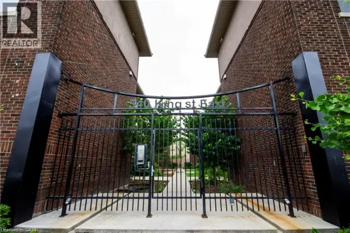 Apartment for rent: 540 KING Street E Unit# B8, Hamilton
