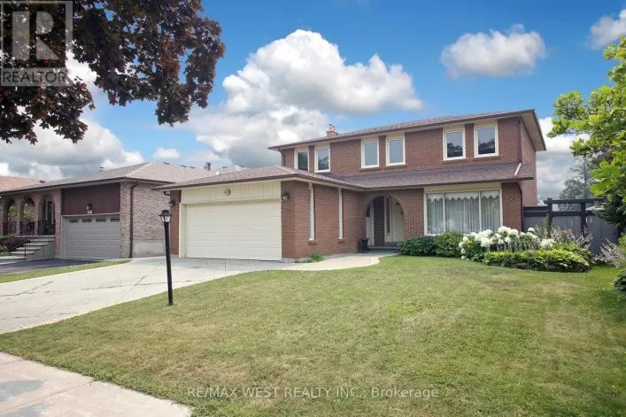 540 LOUIS DRIVE, Mississauga
