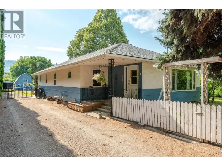 5401 Highway 97, Oliver