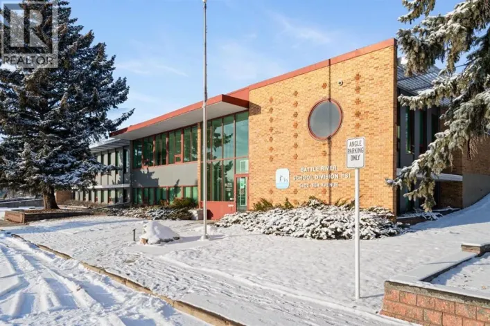 5402 48A Avenue, Camrose