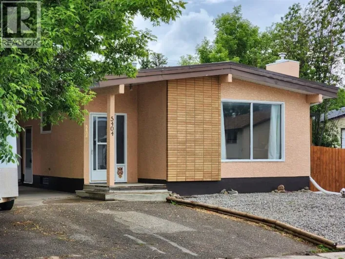 5404 5th Street W, Claresholm