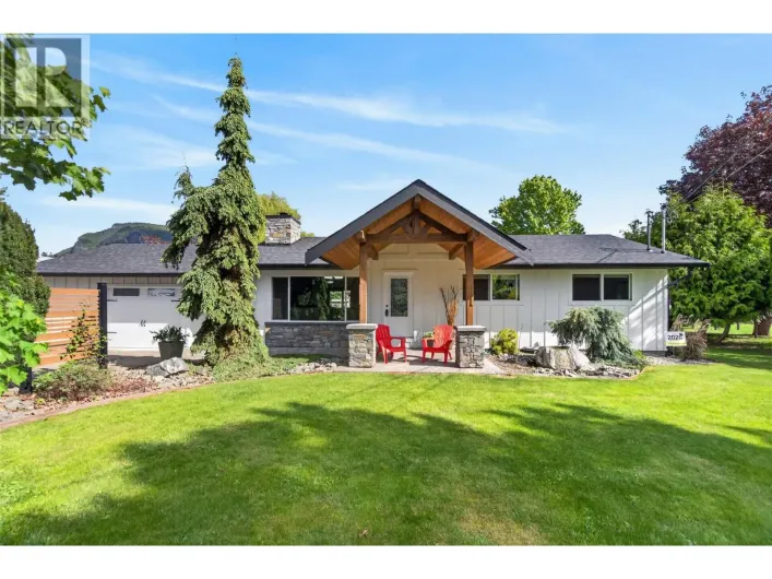 5421 71 Avenue NE, Salmon Arm