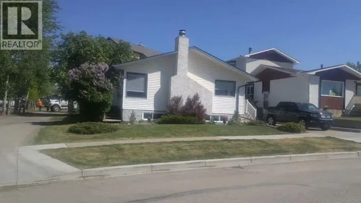 5424 51 Avenue, Rocky Mountain House