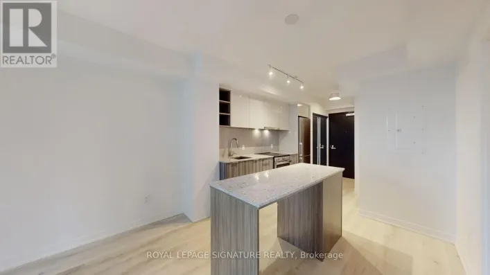 543 - 31 TIPPETT ROAD, Toronto