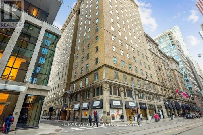 545 - 22 LEADER LANE, Toronto