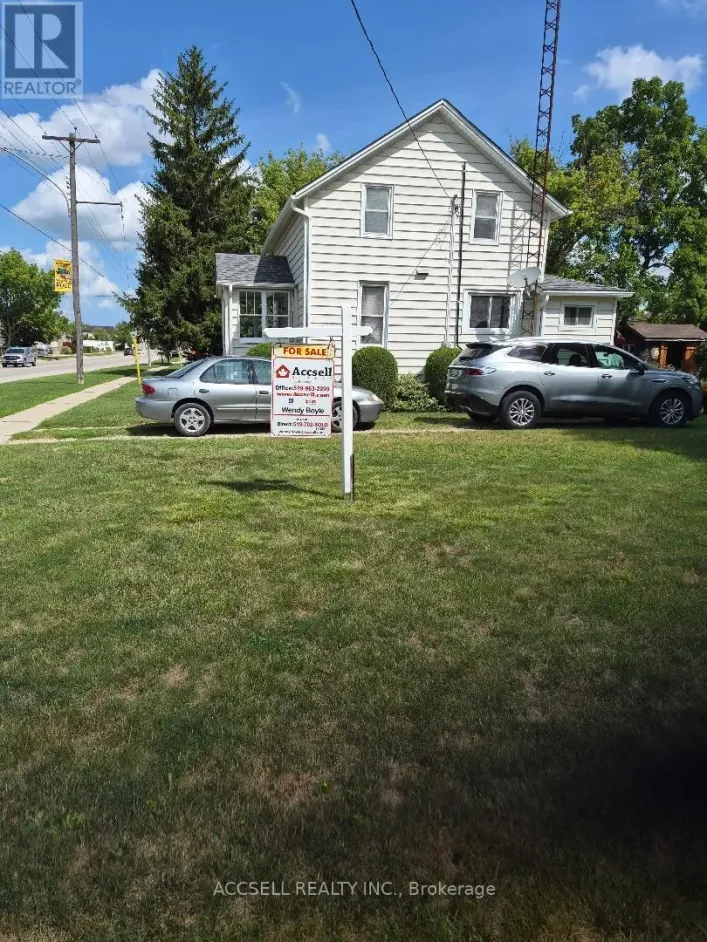 545 BROADWAY STREET N, Plympton
