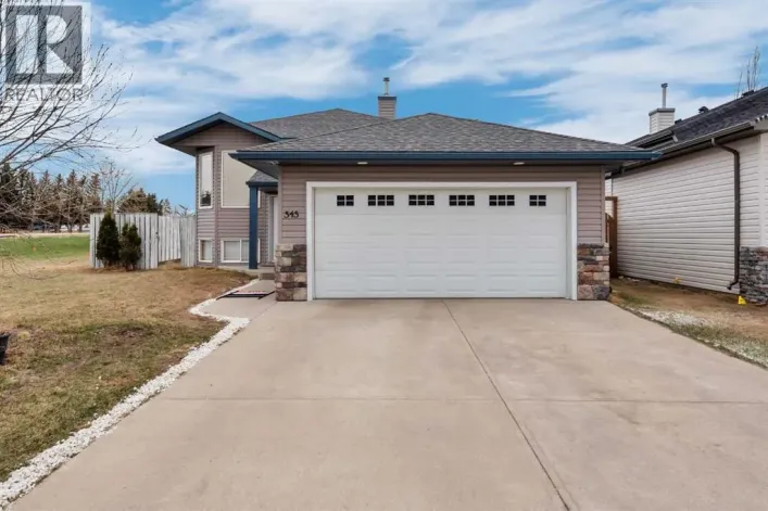 545 Hillview Gate, Strathmore